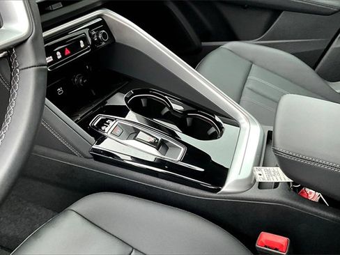 New 2025 Audi Q5 Premium image 8