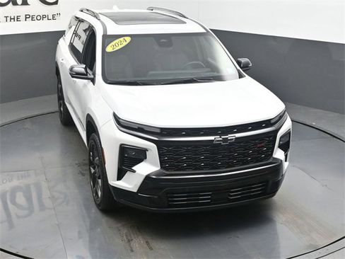 Used 2024 Chevrolet Traverse RS w/ LPO, Floor Liner Package image 47