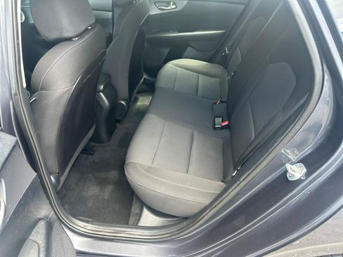Used 2019 Kia Forte LXS FWD image 6