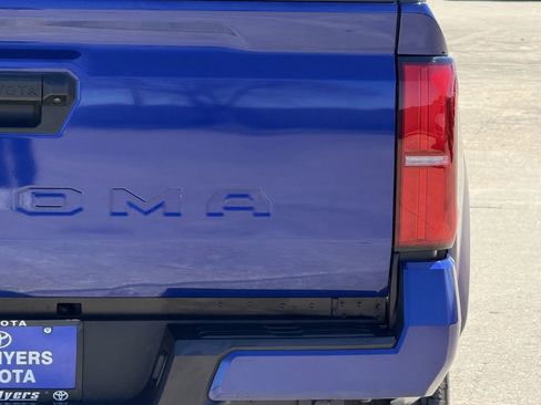 Used 2024 Toyota Tacoma TRD Sport image 9
