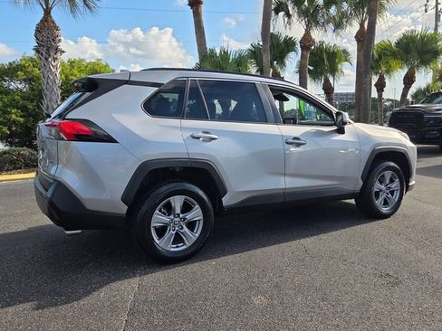 Used 2022 Toyota RAV4 XLE w/ Convenience Package FWD image 7