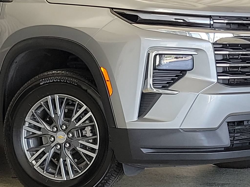 Certified 2026 Chevrolet Traverse LT AWD/4WD image 2