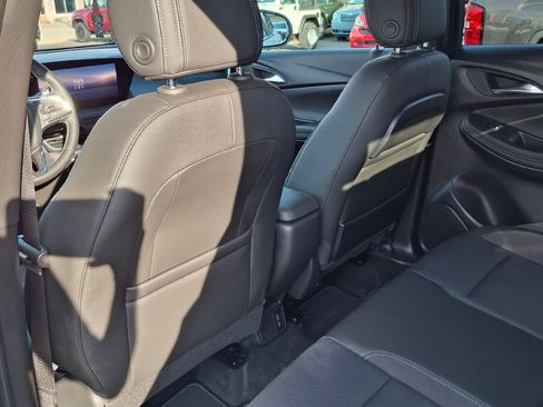 Used 2024 Buick Encore GX Preferred w/ Comfort Package AWD/4WD image 8