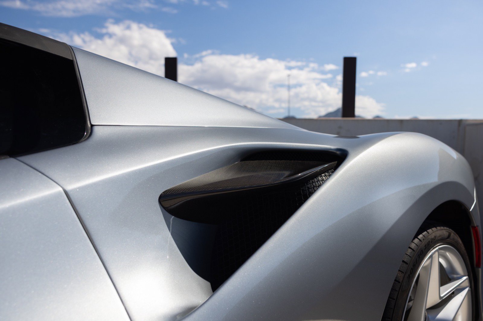 Used 2021 Ferrari F8 Tributo RWD image 19