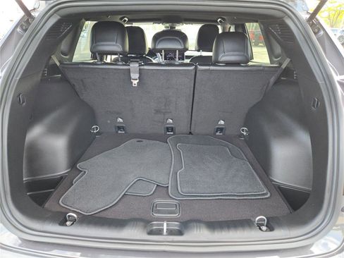 Certified 2024 Jeep Compass Latitude w/ Altitude Special Edition image 18