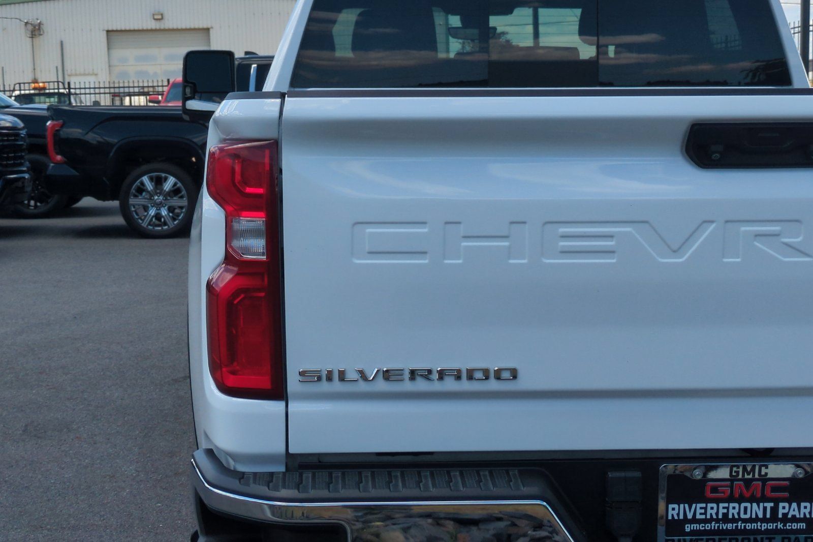 Used 2023 Chevrolet Silverado 2500 LTZ AWD/4WD image 46