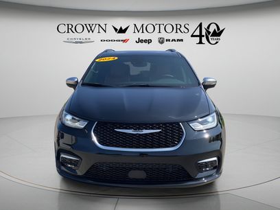 Used 2024 Chrysler Pacifica Pinnacle