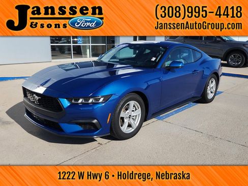 Used 2024 Ford Mustang Coupe image 2