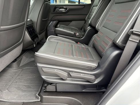 Used 2025 GMC Yukon AT4 Ultimate w/ LPO, Floor Liner Package AWD/4WD image 17