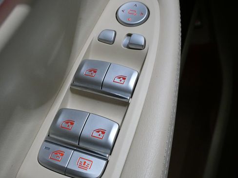 Used 2019 BMW 750i xDrive w/ Executive Package image 14