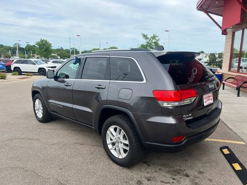 Used 2017 Jeep Grand Cherokee Laredo w/ Quick Order Package 23E AWD/4WD image 5
