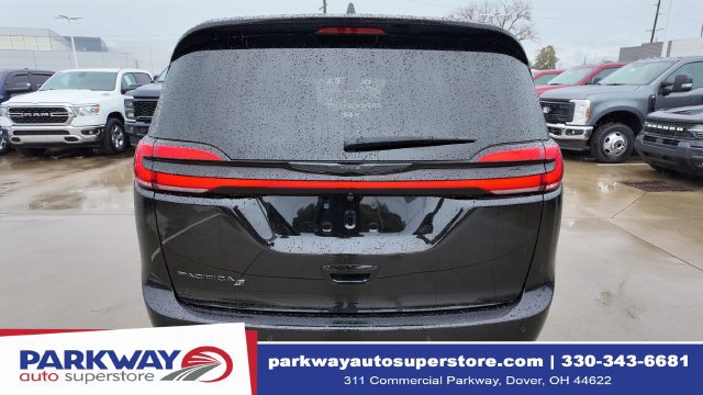 Used 2026 Chrysler Pacifica Select w/ S Appearance Package FWD image 7