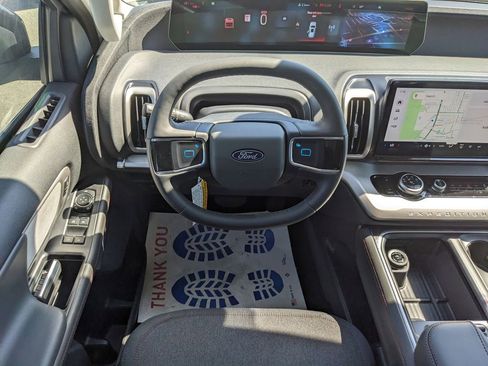 New 2025 Ford Expedition Max Active image 13