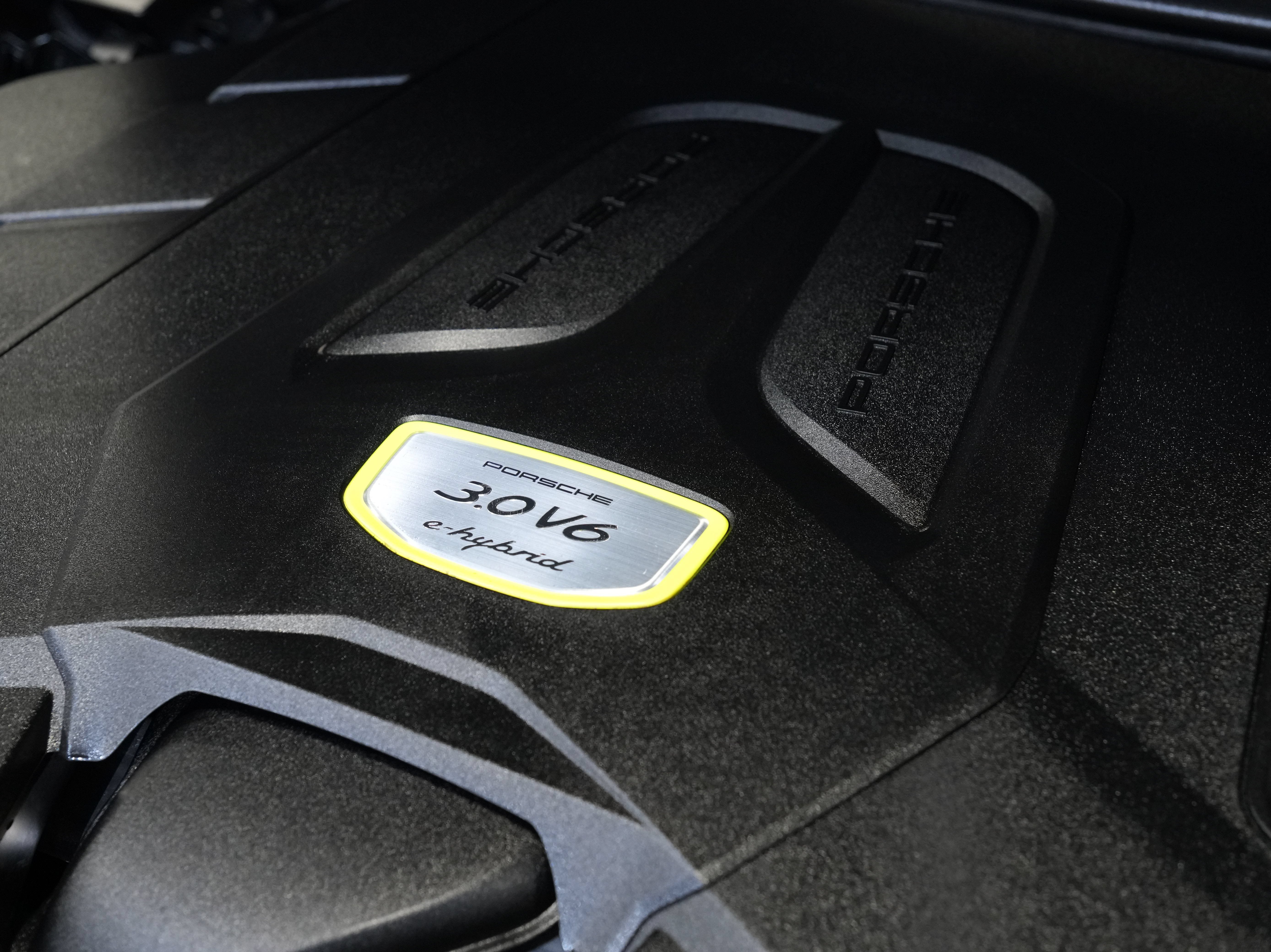 Used 2022 Porsche Cayenne E-Hybrid AWD/4WD image 50
