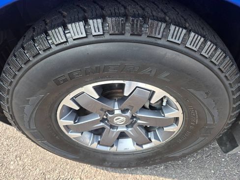 Used 2014 Nissan Frontier PRO-4X AWD/4WD image 31