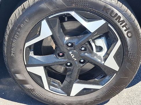 Certified 2025 Kia Seltos EX AWD/4WD image 8