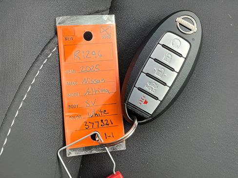 Used 2025 Nissan Altima 2.5 SV FWD image 32