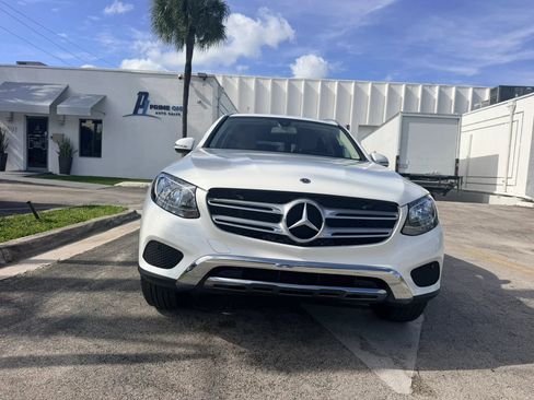 Used 2019 Mercedes-Benz GLC 300 image 2