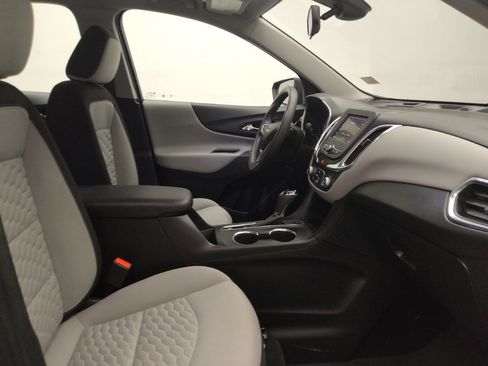 Used 2020 Chevrolet Equinox LS AWD/4WD image 21