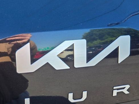 Used 2025 Kia Telluride S AWD/4WD image 16