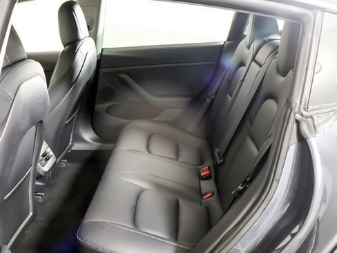 Used 2022 Tesla Model 3 Long Range image 32