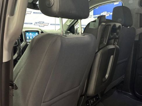 Used 2021 Chevrolet Silverado 1500 LT w/ Z71 Off-Road Package AWD/4WD image 32