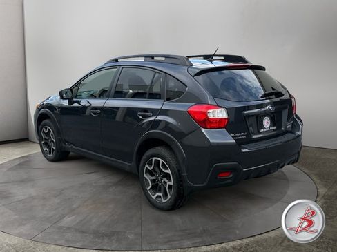 Used 2017 Subaru Crosstrek 2.0i Premium w/ Moonroof Package AWD/4WD image 5