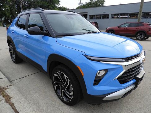 Used 2024 Chevrolet TrailBlazer RS w/ Convenience Package AWD/4WD image 11