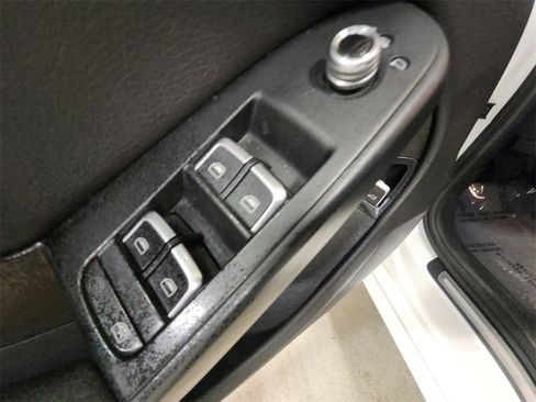 Used 2016 Audi A4 2.0T Premium image 34