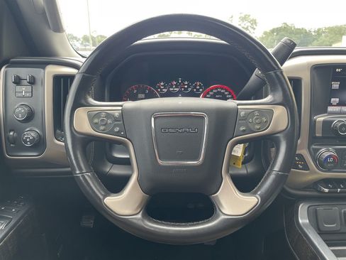 Used 2015 GMC Sierra 2500 Denali w/ Duramax Plus Package AWD/4WD image 32