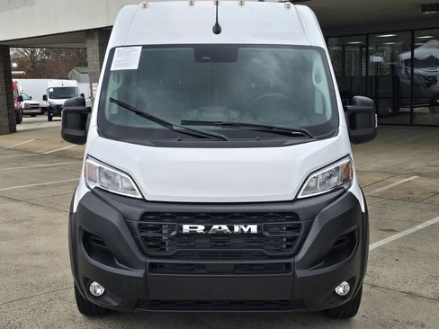 Used 2025 RAM ProMaster 2500 w/ Convenience Group image 9