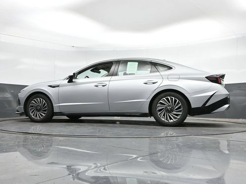 Used 2025 Hyundai Sonata SEL FWD image 46