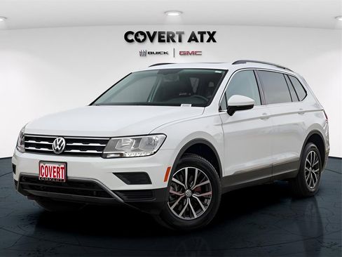 Used 2020 Volkswagen Tiguan SE w/ Panoramic Sunroof Package image 2