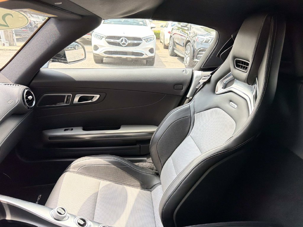 Used 2019 Mercedes-Benz AMG GT Roadster image 14