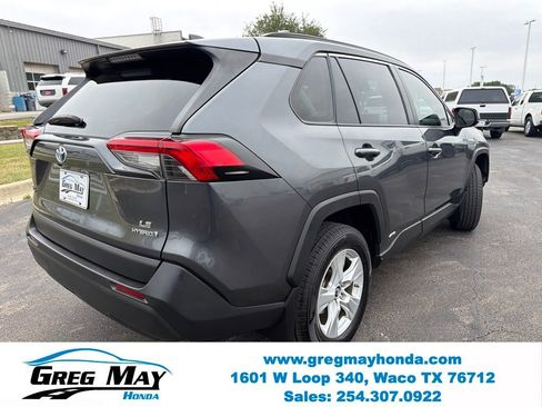 Used 2021 Toyota RAV4 LE AWD/4WD image 3