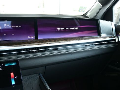 Used 2025 Cadillac Escalade Sport Platinum image 27