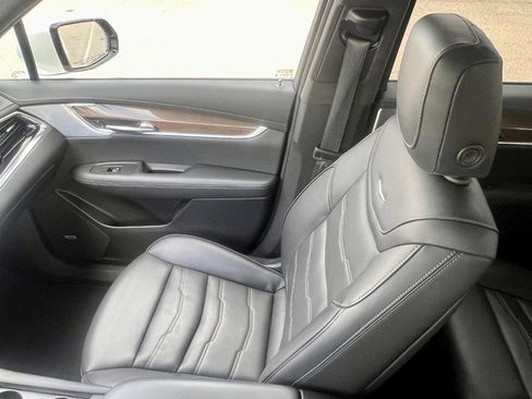 Used 2023 Cadillac XT6 Sport w/ Platinum Package image 16