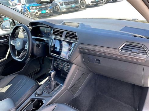 Used 2024 Volkswagen Tiguan SE AWD/4WD image 13