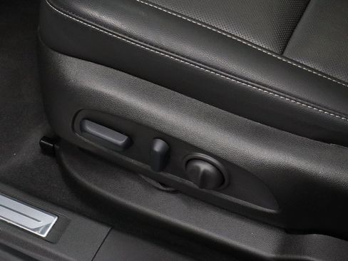 Used 2023 GMC Acadia SLT w/ Preferred Package image 24