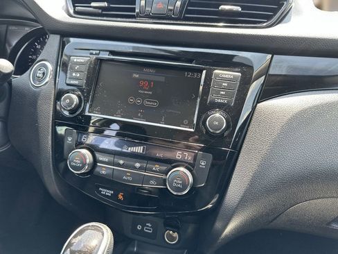Used 2022 Nissan Rogue Sport SV w/ Technology Package AWD/4WD image 18