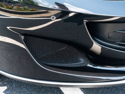 Used 2019 Ferrari Portofino RWD image 10
