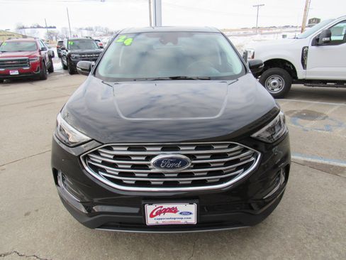Used 2024 Ford Edge Titanium image 4
