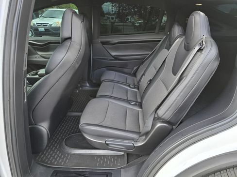 Used 2018 Tesla Model X 75D AWD/4WD image 17