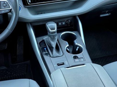 Used 2020 Toyota Highlander XLE image 20