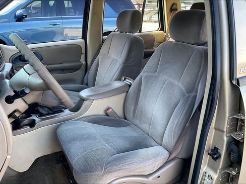 Used 2004 Chevrolet TrailBlazer LS image 9