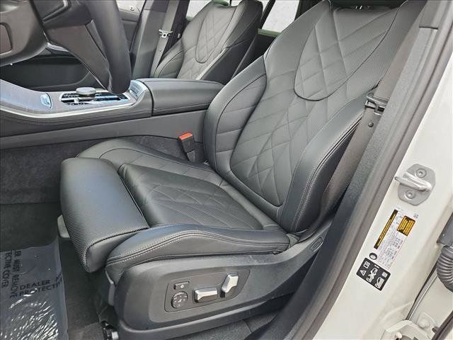 Certified 2026 BMW X5 xDrive40i w/ Premium Package AWD/4WD image 16
