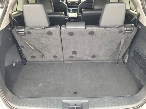 Used 2023 Toyota Highlander XLE image 8
