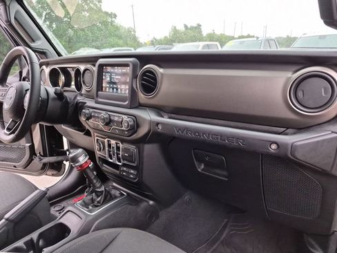 Used 2018 Jeep Wrangler Unlimited Sport S AWD/4WD image 43