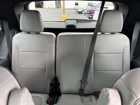 Used 2023 Chevrolet Traverse LT AWD/4WD image 17