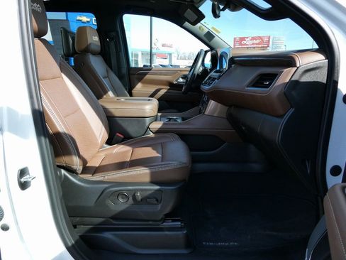 Certified 2024 Chevrolet Suburban High Country w/ Advanced Technology Package image 17